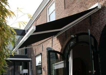 Smits zonwering zwart